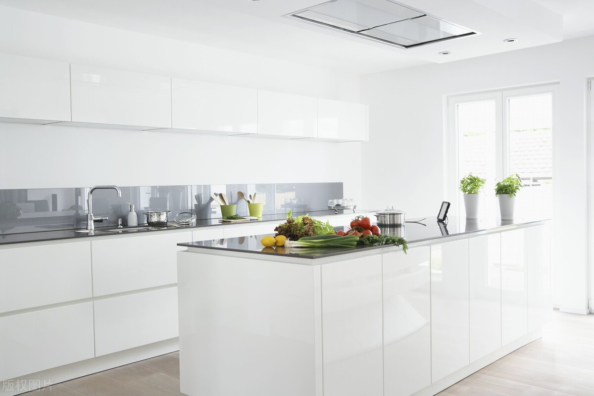 厨房里有这几样东西的,赶快回家扔掉,几乎没人察觉,早知早好