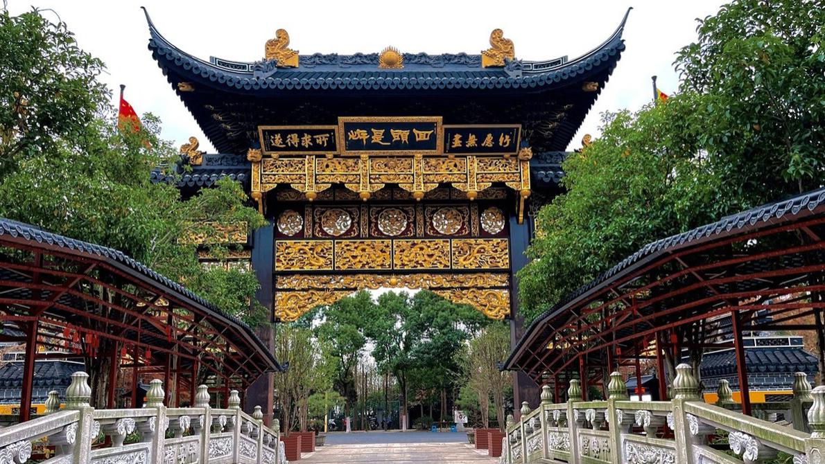 古镇|上海少见的良心寺庙，门票斋饭停车均免费，庭院禅意十足却鲜为人知