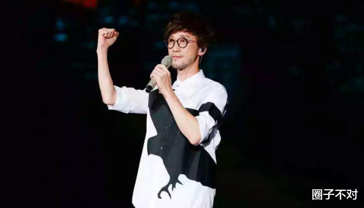 周传雄|\情歌教父\周传雄的尴尬：当时代想抛弃一个人时，连招呼都不会打