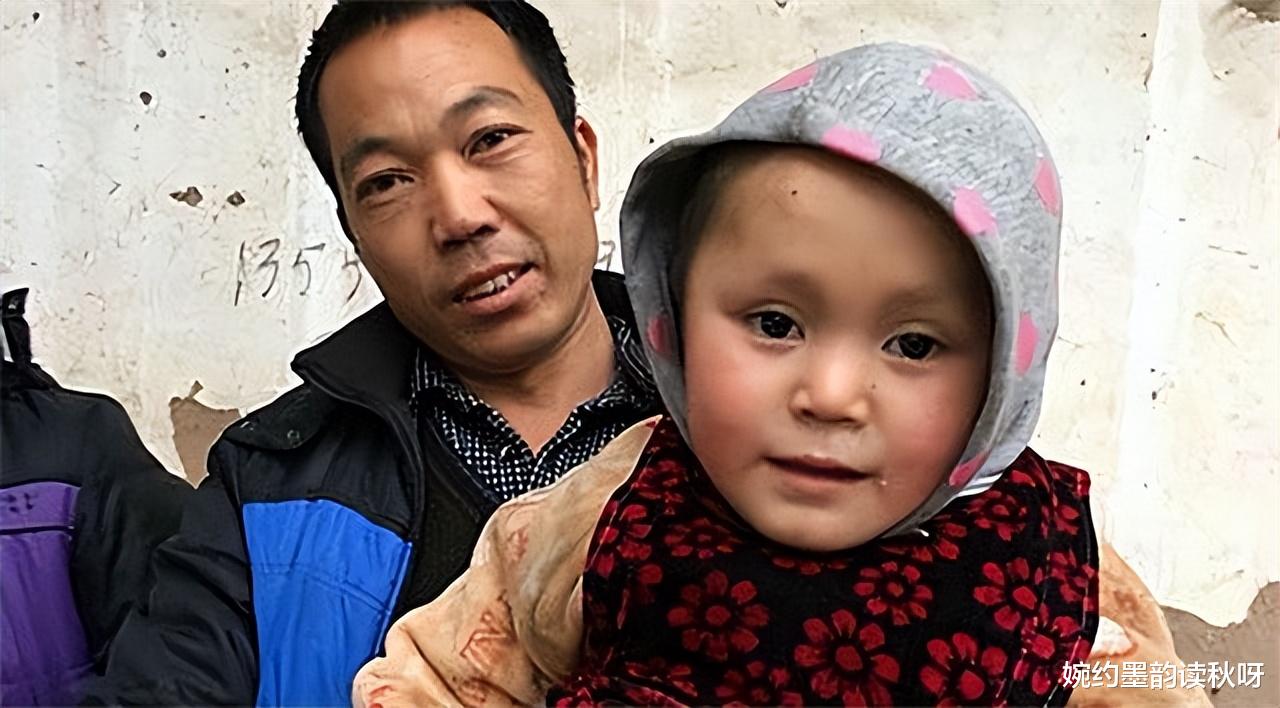 厦门打工孕妇车祸身亡,孩子生生甩出母体,奇迹生还,却还是被奶奶耽误了一生