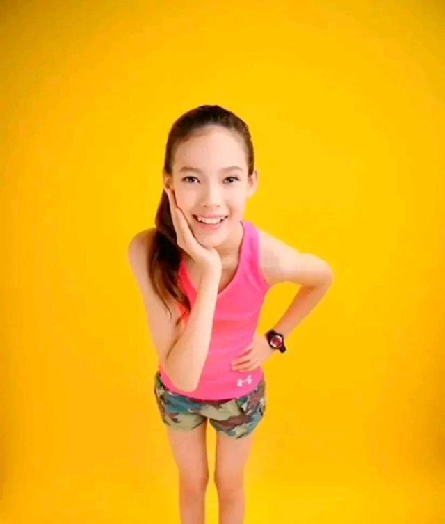 谷爱凌|谷爱凌儿时影楼写真：从小就阳光十足活力满满