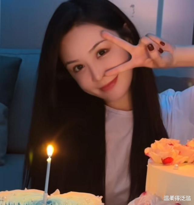 汪小菲|张颖颖发文找到对的人,晒心形蛋糕心情好,疑似汪小菲补办生日