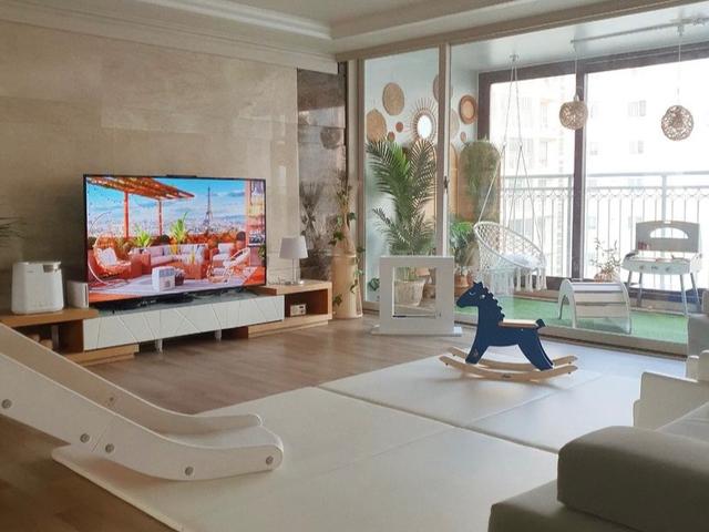 二胎妈妈晒出家居照,因阳台布置而走红,网友:有娃一定跟着学!