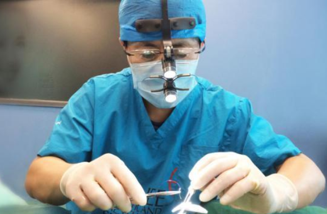 郭金凤|花10万整容嫁豪门，生完闺女被扫地出门，如今的她过得怎么样？