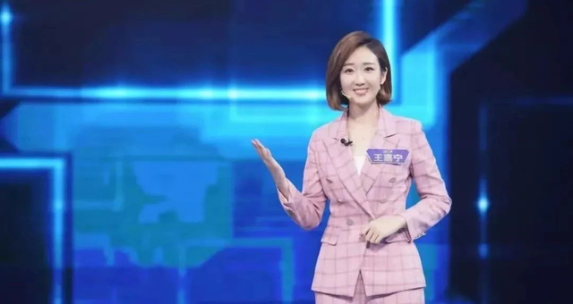 撒贝宁|美女主持惊艳春晚,成“撒贝宁接班人”