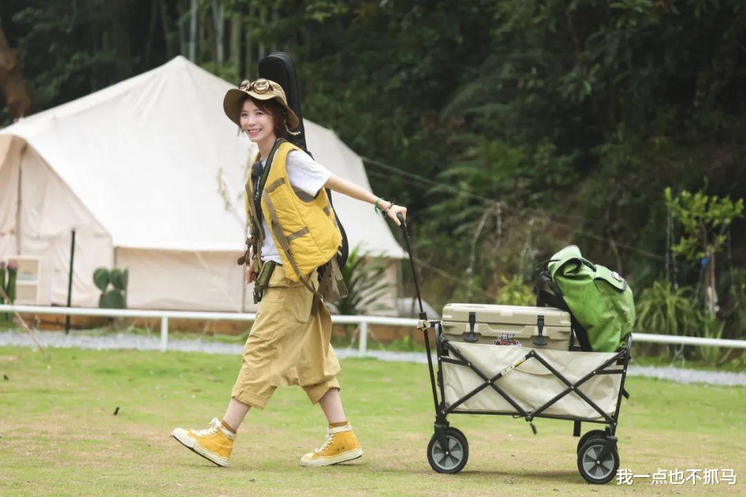 黄雅莉|出道17年没红,却靠私宅强势出圈:她是最被低估的超女