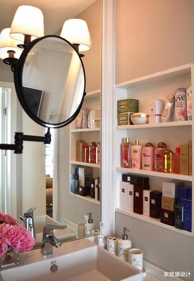 她家只有87平，不豪华但是足够优雅，一进门就被迷住了