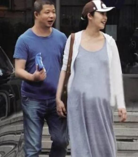 姚晨|演员姚晨，拍戏时拍来一个老公，爱他也爱他的家人