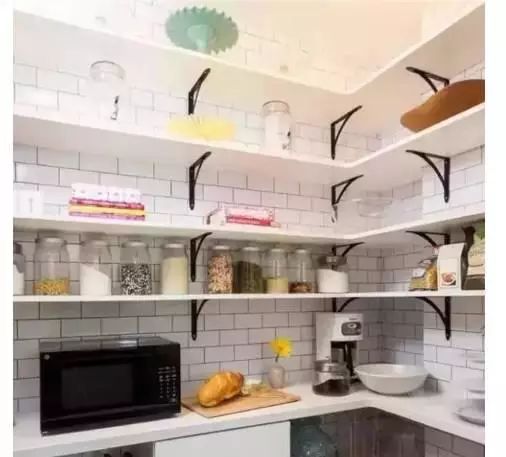 媳妇说把厨房吊柜拆了,装修完,为此发火的我,乖乖跪搓衣板!