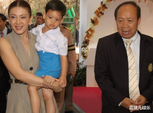 西拉米|诗妮娜“取长补短”姐妹情深，独家海报合影储妃，妾室帮衬西拉米