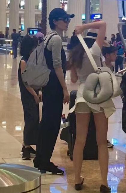 谢霆锋与父谢贤俄罗斯录影擦身地铁爆炸案，前线送来游客遇险心得