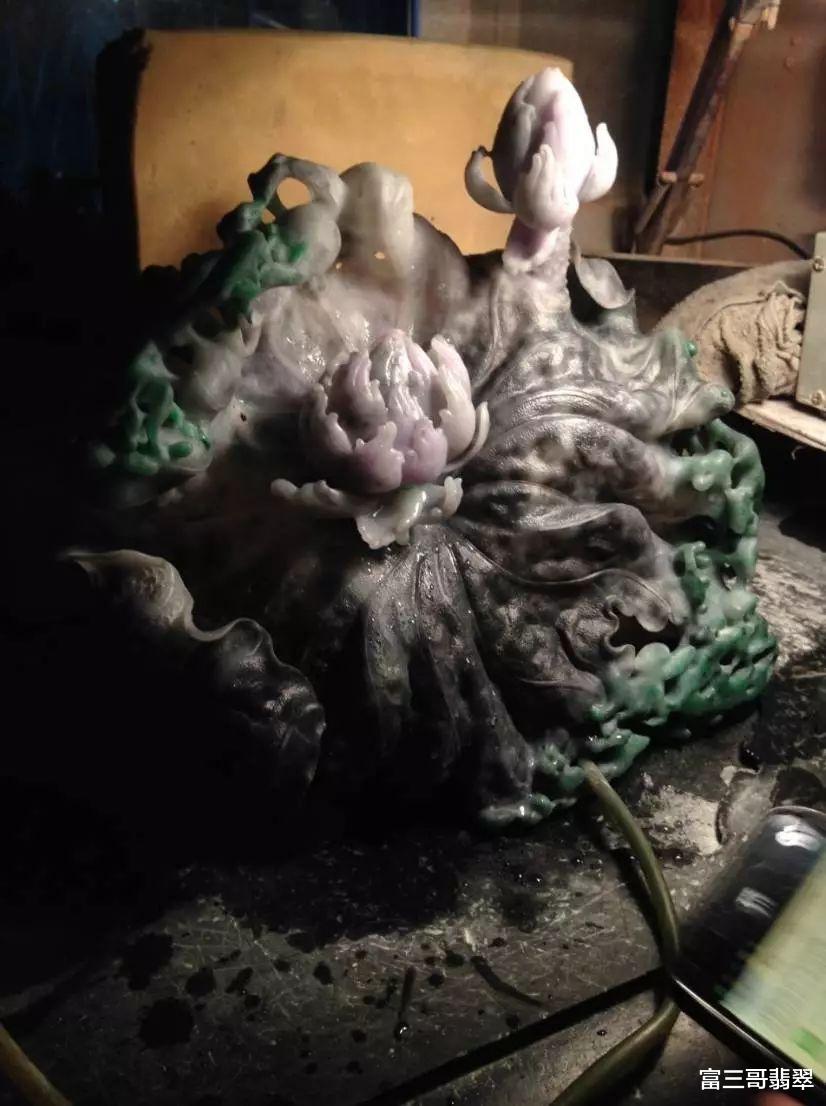 和田玉籽料|玉赏 ▏翡翠雕刻大师作品《尘不染》，同时揽获三项玉雕大奖！