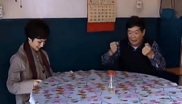 电驴|大佬曹德旺坐“电驴”被网友突然偶遇？网友调侃道：这是曹德旺分旺