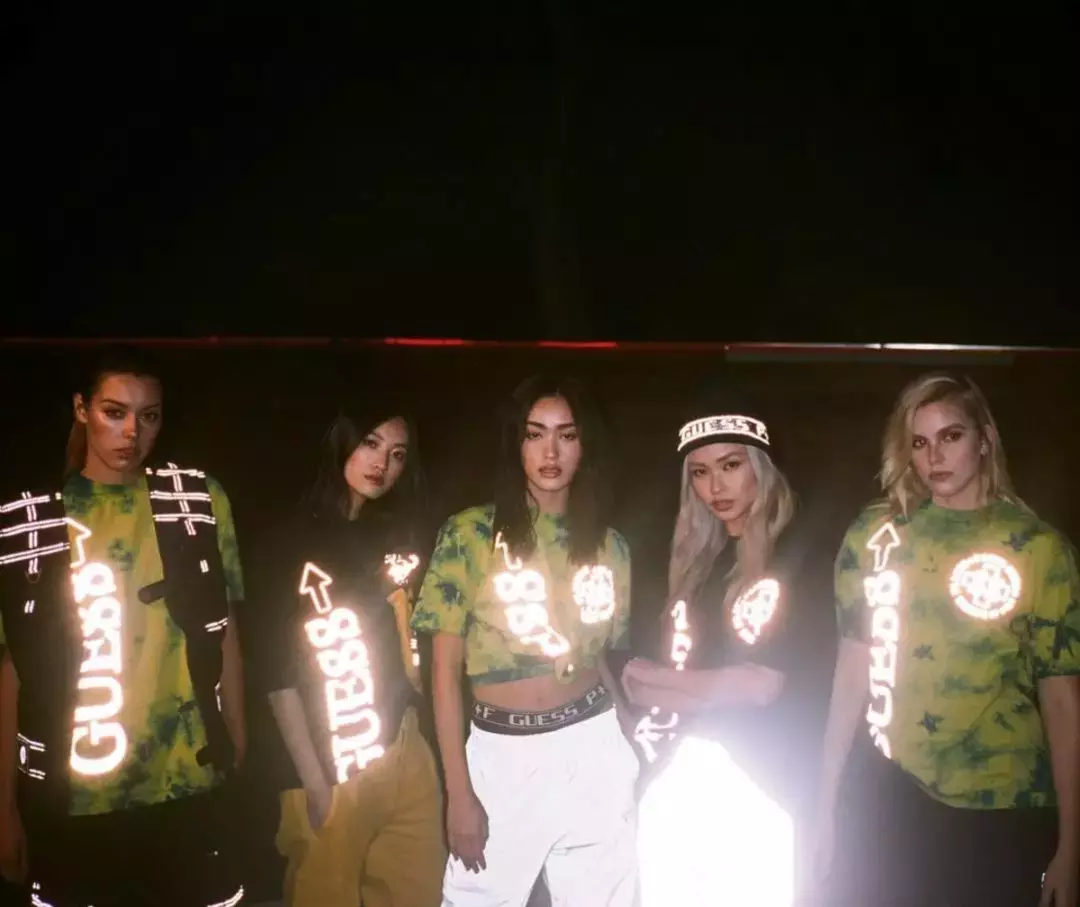 作为复古未来风的表征，3M反光材质何以成为各品牌争夺的对象？