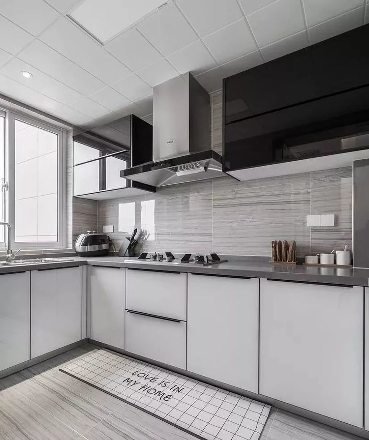 厨房这样装好看又实用,再也不担心难清洁了!