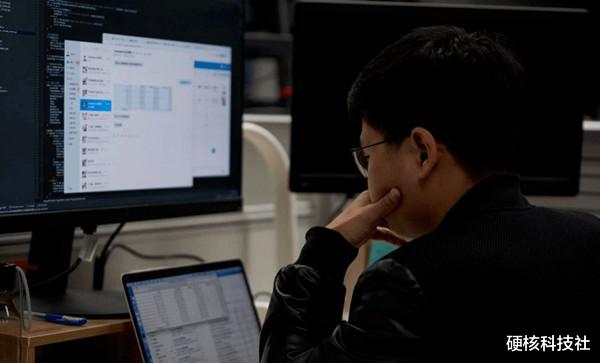 百度|月薪5000、末位淘汰、压力大到秃头，互联网大厂审核员拿命换钱