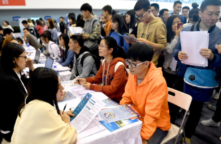 大学生|老板用“高薪”招新人,也不愿给老员工提薪,背后的原因过于现实
