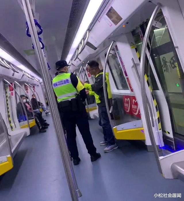 深圳:男子坐地铁不戴口罩和保安起争执:我阳过了,还戴什么口罩