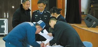 被判“无期徒刑”的人,每天在监狱里干些什么?不仅是劳动改造?