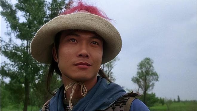 钱小豪|钱小豪谈李连杰，李连杰的少林棍法很厉害，十个人都不是他对手