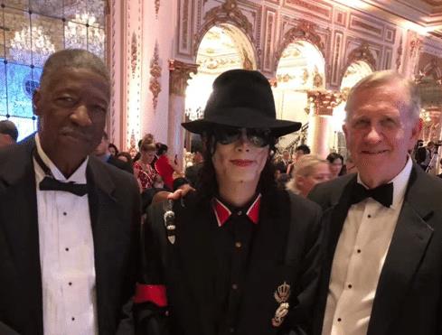 演唱会|演唱会前5天突然离世，售卖出的百万张票却没人退票，世界歌坛也仅此一人