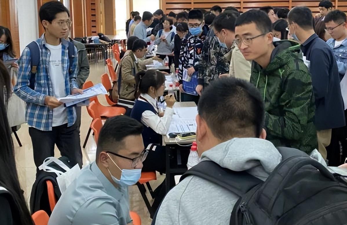 招聘|中铁去哈工大招聘,月薪6000吃了一鼻子灰,网友:小丑竟是自己!