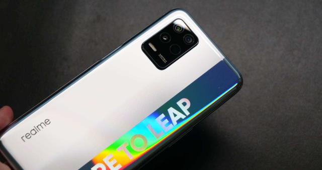 realme|REALME在国外智能手机市场增长稳定，这个品牌，有什么特别之处？