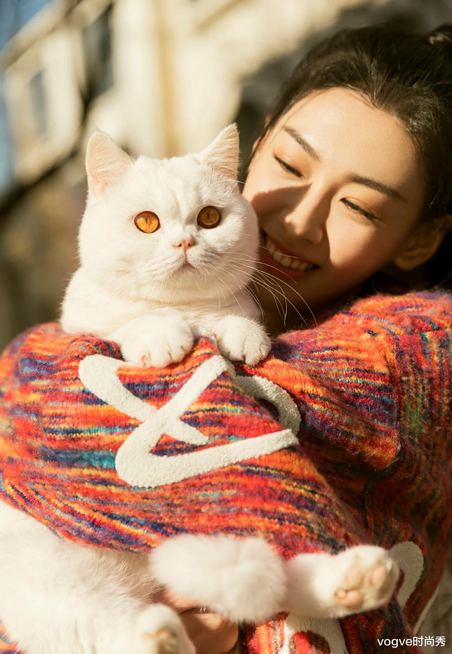 舒羞|雪中悍刀行幕后：呵呵姑娘的熊猫是“摇摇车”，金甲和舒羞牵手