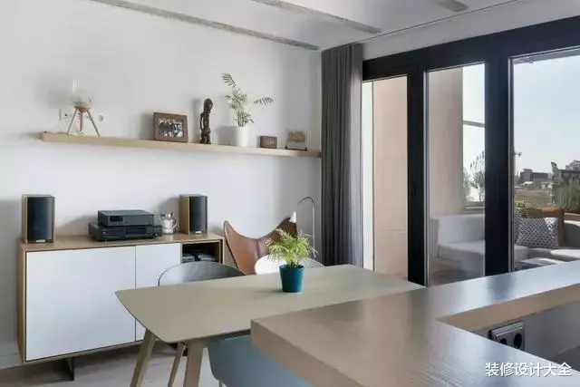 别人嫌弃的81平顶层小复式,厨房开门通露台,待外面都不想回家!