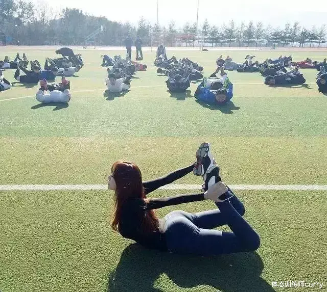 韩国最美体育老师！拥有完美身材让人羡慕，运动的好处不限于此