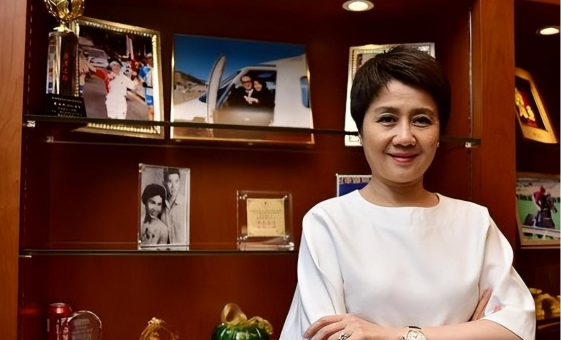 朱玲玲|另嫁富豪仍是霍家“女主人”,离婚不要资产,朱玲玲比梁安琪聪明