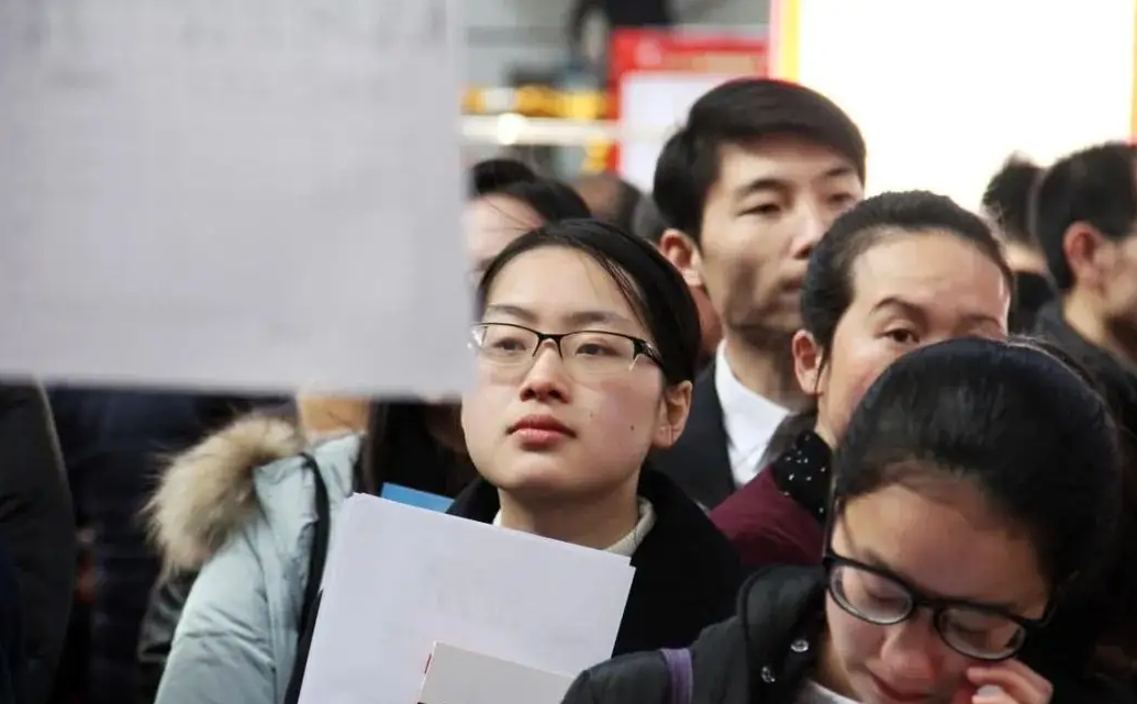 事业单位|事业单位面向社会招贤纳士，预计招录172人，部分岗位可免笔试