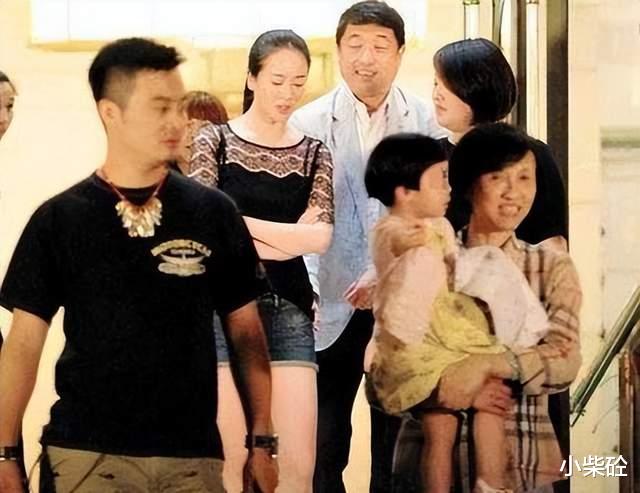 左小青|青春有张不老的脸——左小青