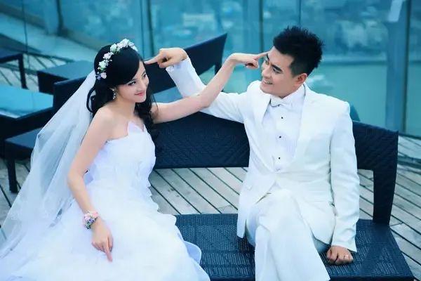 陈龙|知名演员陈龙:上海做防疫志愿者!带防护罩拿喇叭,忙前忙后接地气