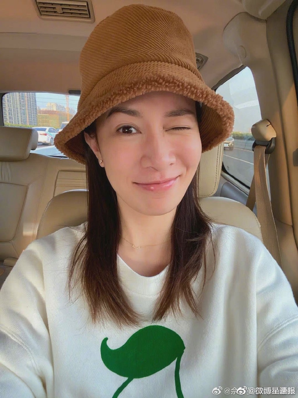 滤镜|黄晓明拍视频滤镜太重网友认不出？5位被滤镜「毁容」的艺人，佘诗曼被自己吓呆！