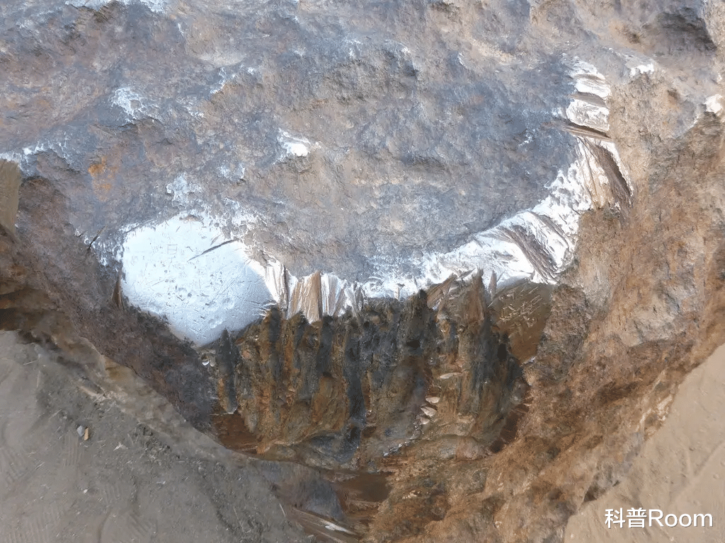 世界上最大的陨石重60吨,已在地球待了80000年,价值6000亿以上