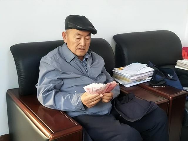 小姐姐|“神医”刘洪斌：3年换了9个身份，捞金近80亿，被揭穿后自食恶果