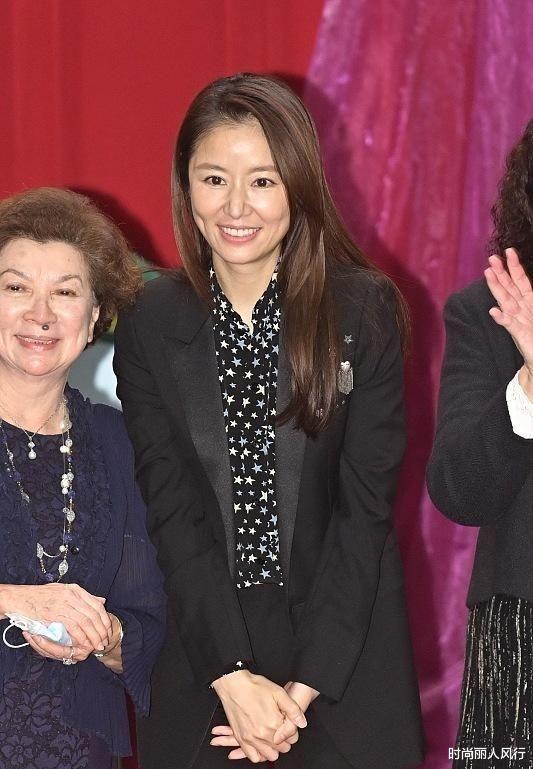 林心如|林心如为女儿大办生日宴!45岁嫩回少女惊艳全场,5岁女儿气质绝