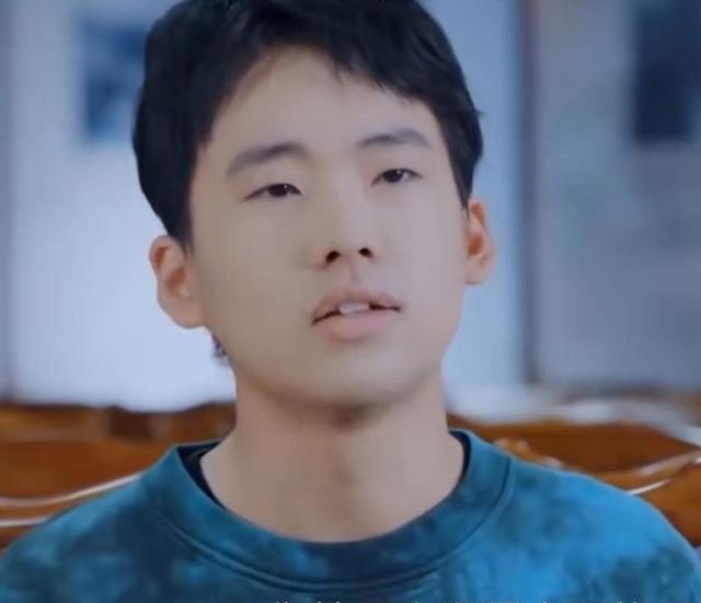 郭德纲|与赵本山不一样，德云社规矩大于天，郭德纲见到父亲也要毕恭毕敬