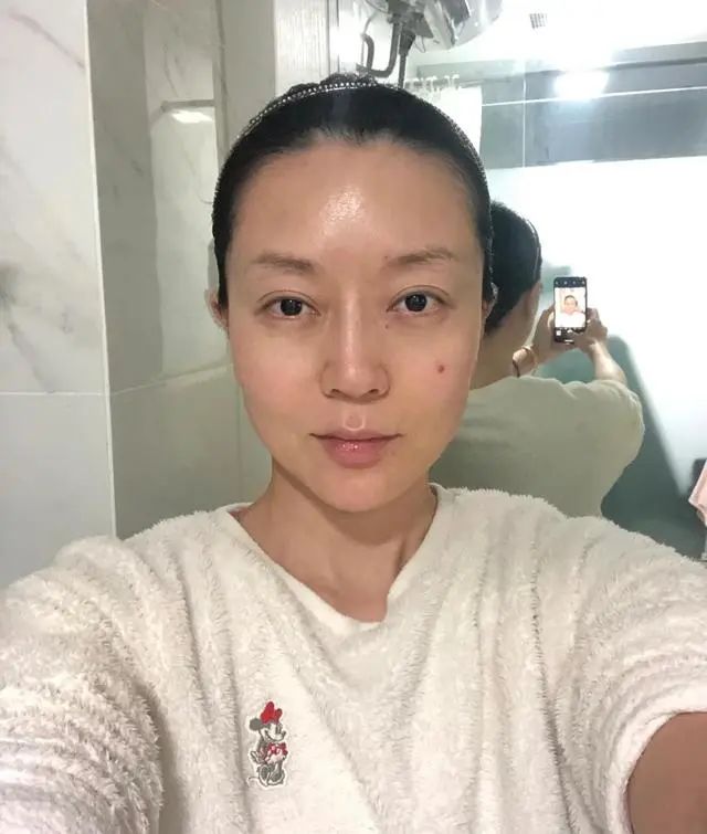 西兰花 40岁左右的女人,想提升皮肤紧致感,学会这样保养才会老得慢