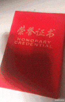 手套 “染头发的时候忘记戴手套了，怎么洗不掉...”这是幕后黑手？