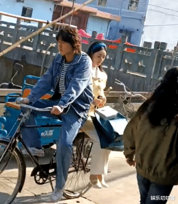 白敬亭|35岁赵丽颖新剧造型曝光，小短腿吸睛土到掉渣，网友：本色出演