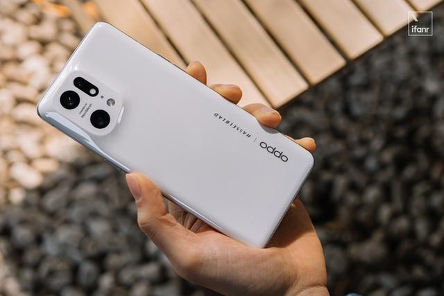 安卓|Android 手机屏幕四边等宽可以有，但没必要