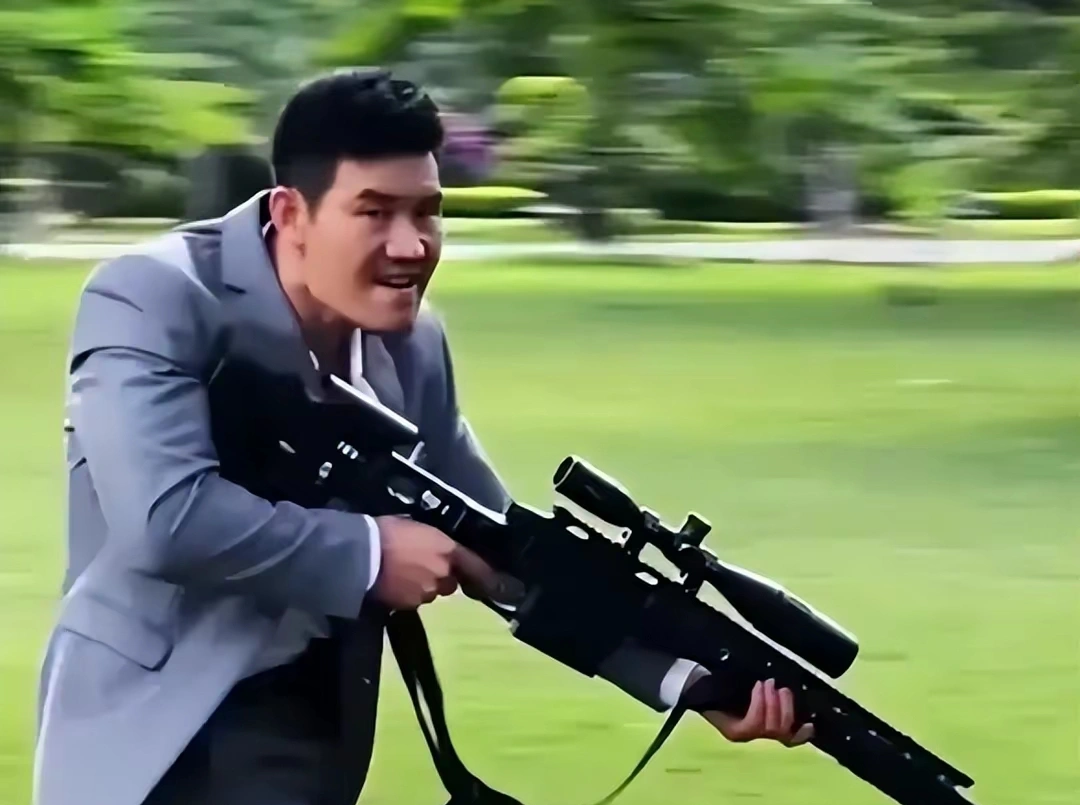 谢孟伟|嘎子哥表情亮了，他以前演八路，现在直接成了“八格牙路”