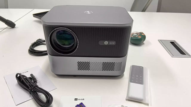 短视频|五千价位投影仪平替，打造2K性价比之机，光元素A1上手评测