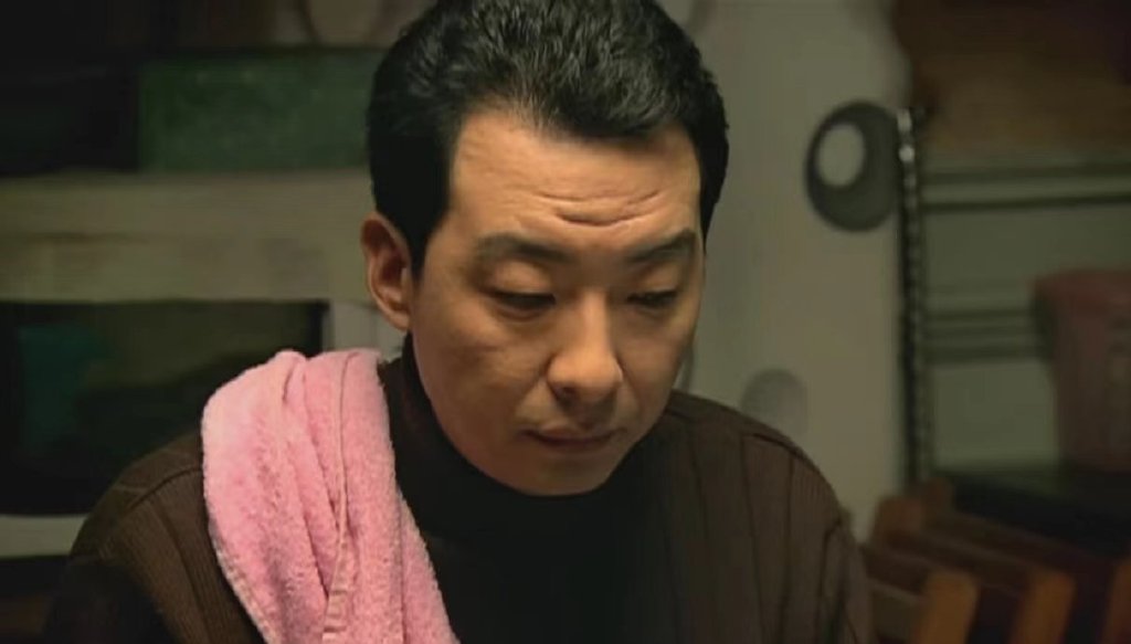 宋思明|《蜗居》原著:看到苏淳说海藻的“笑贫不笑娼”,才懂“躺赢”的他有多自私