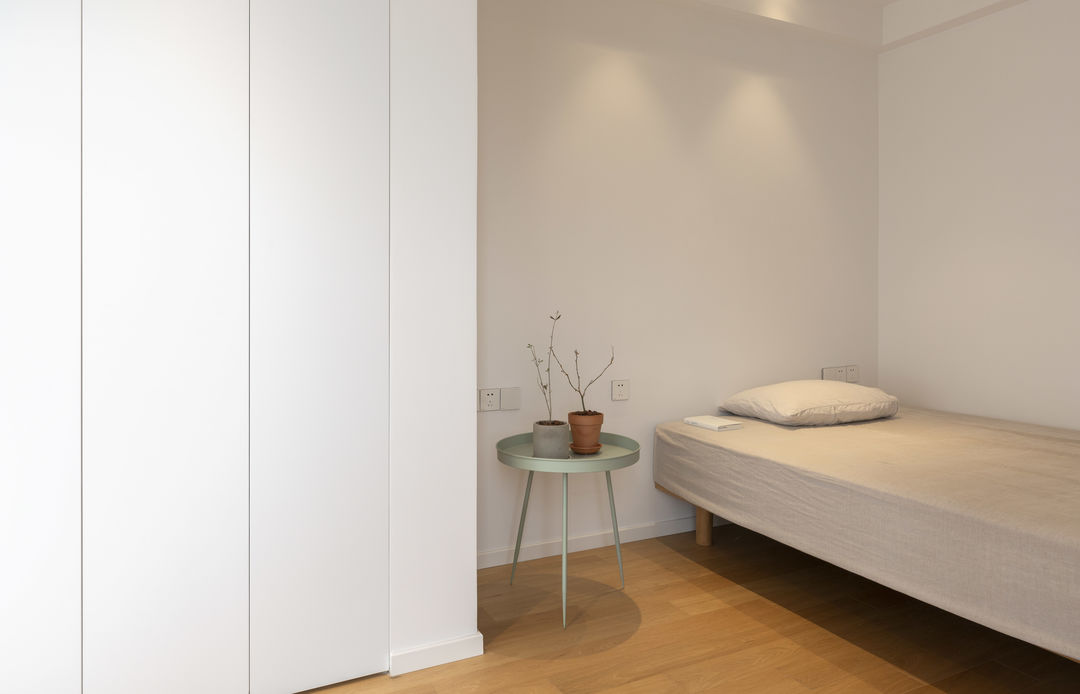 没有储物空间设计的极简风,还三房改两房,网友吵翻天说不懂生活