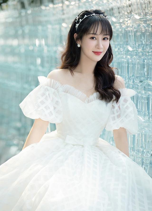 杨紫|演技又遭质疑，粉丝称杨紫忘记初衷，网友：演谁都一样