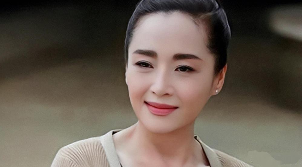 恬妞|恬妞嫁给印尼富豪,结婚当晚老公说:我已经有2个老婆,你排第三