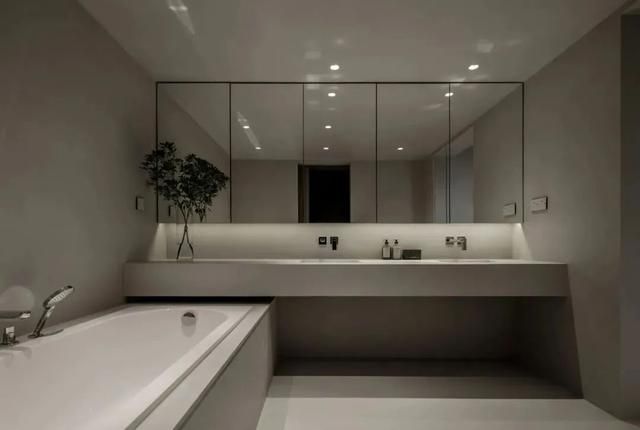 这对北京夫妻太会装修了,230㎡侘寂风大平层,入户便是高级感